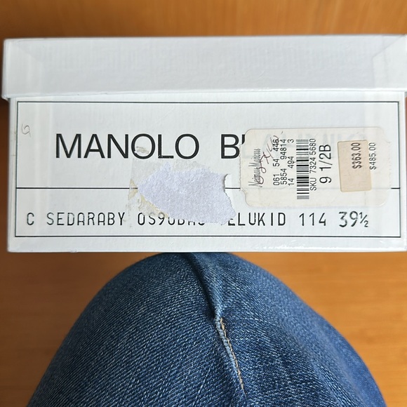 Manolo Blahnik Pump - Picture 13 of 13